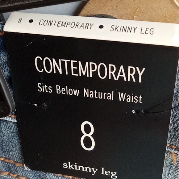 Women's Jeans size 8 nwt distressed fashion skinny  5 pocket - Picture 10 of 14